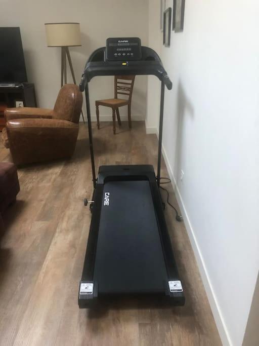 לאבאל Loft Proche Centre Ville Hotes Habitant A L Etage מראה חיצוני תמונה