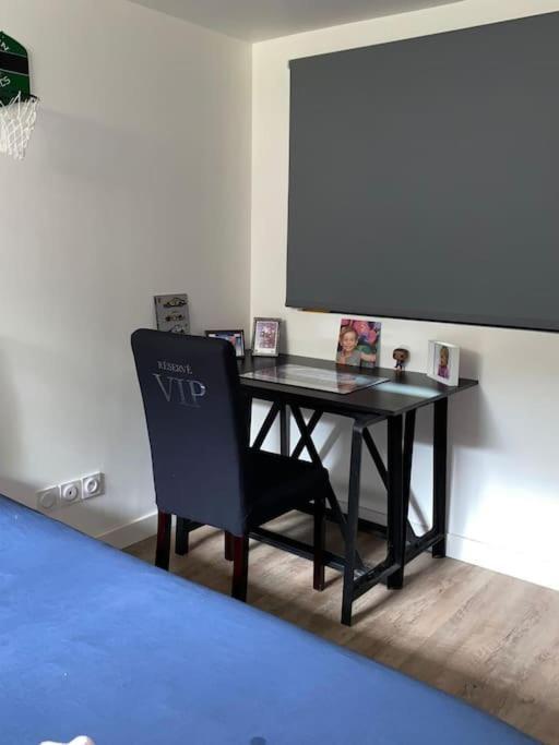 לאבאל Loft Proche Centre Ville Hotes Habitant A L Etage מראה חיצוני תמונה